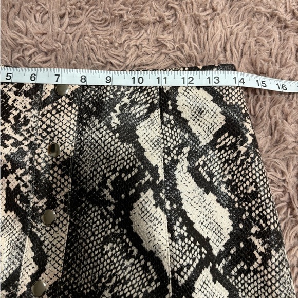 Urban Outfitters Women Faux Snake Print Mini Skirt - Picture 7 of 10